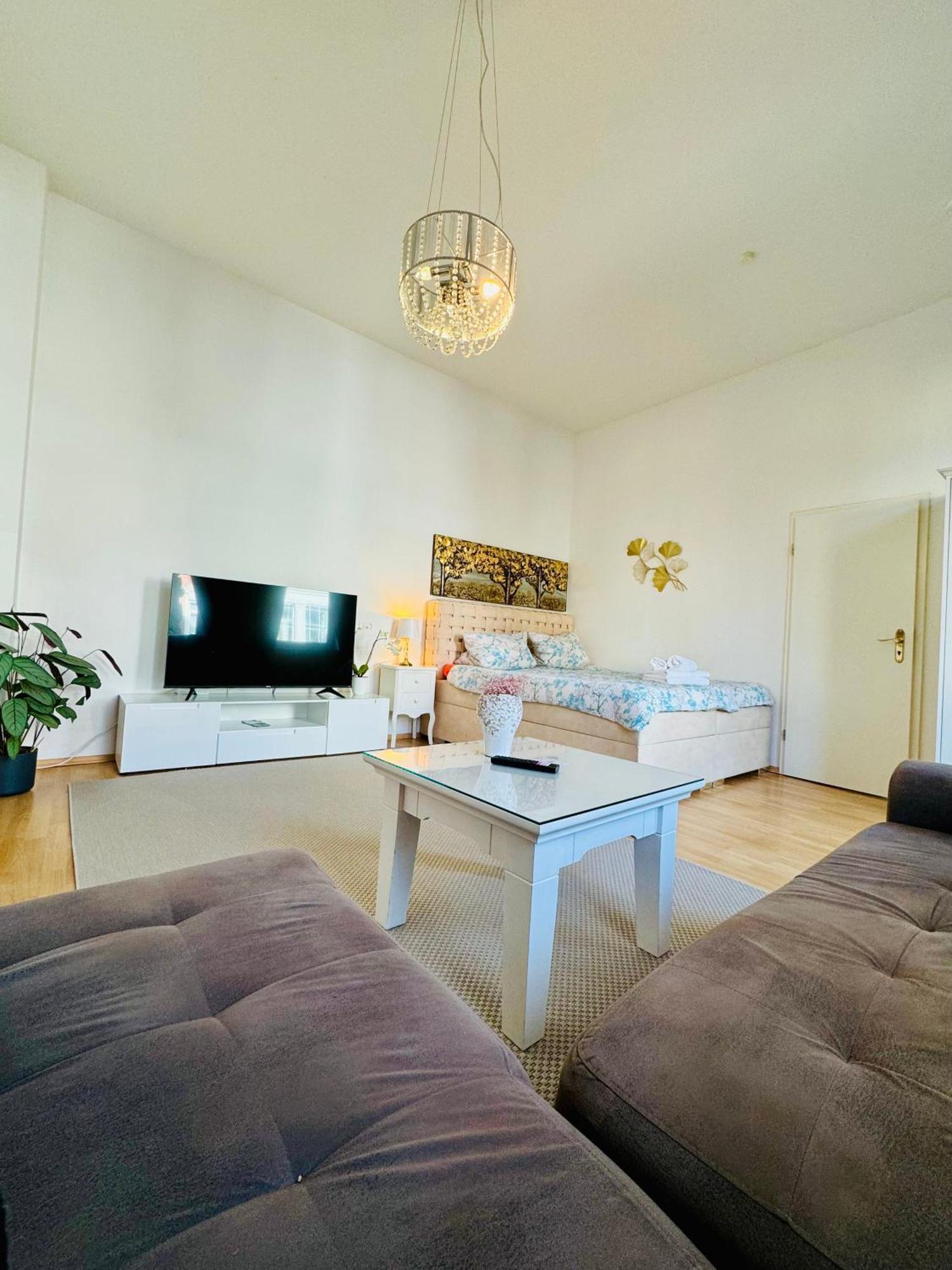 Wohnung Am Schlossgarten Шверин Екстериор снимка