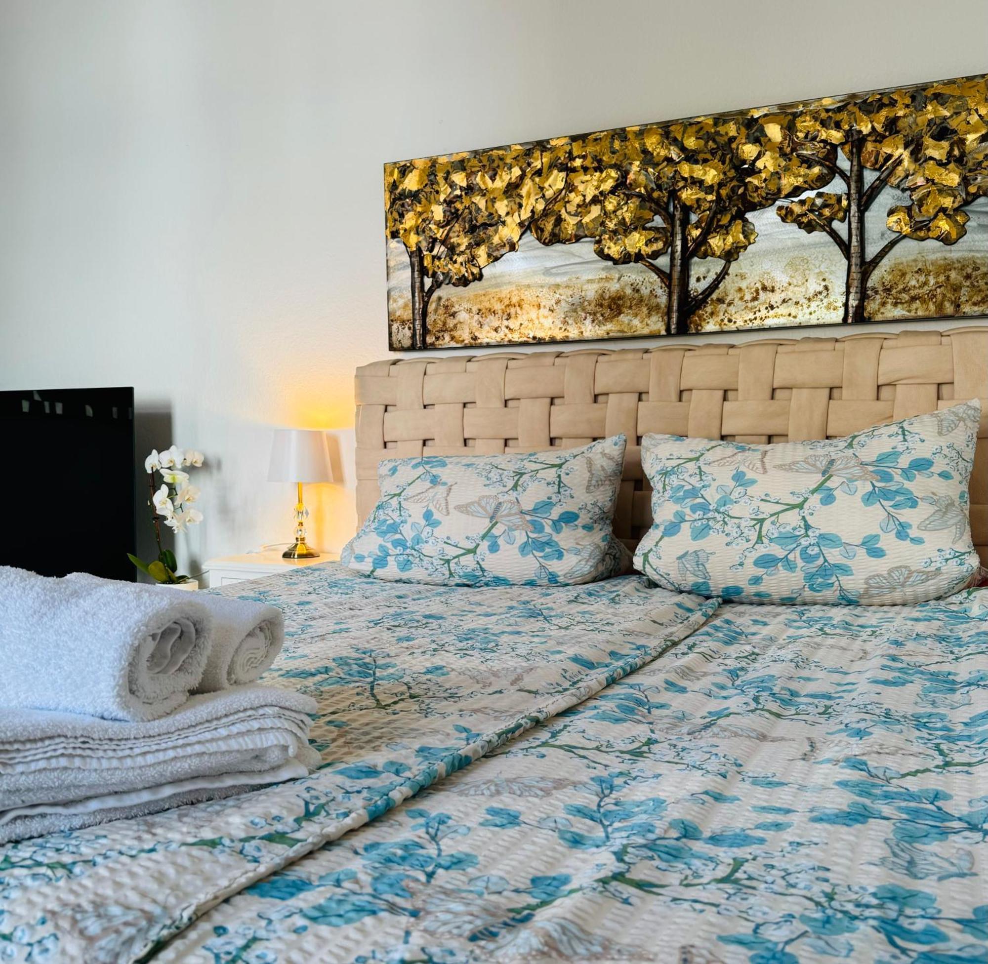 Wohnung Am Schlossgarten Шверин Екстериор снимка